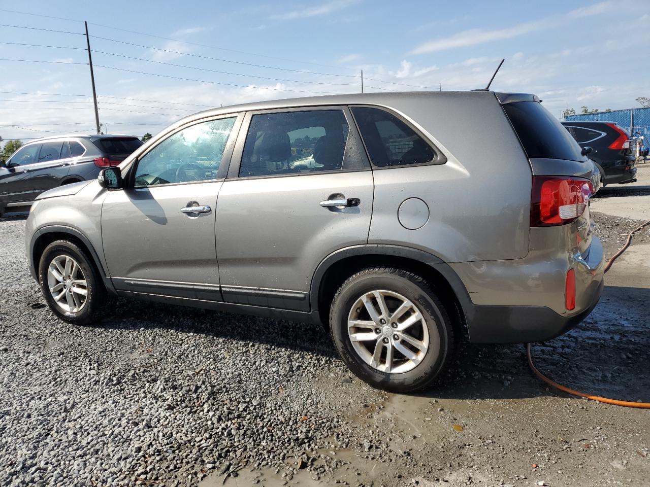 2015 Kia Sorento - Image 2