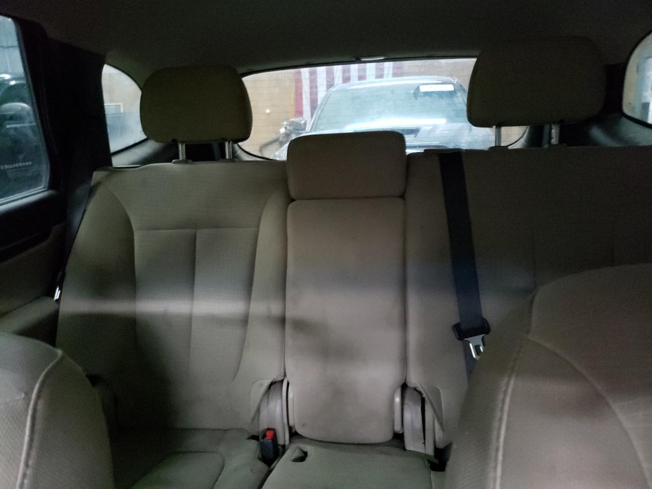 2010 Hyundai Santa Fe - Image 10