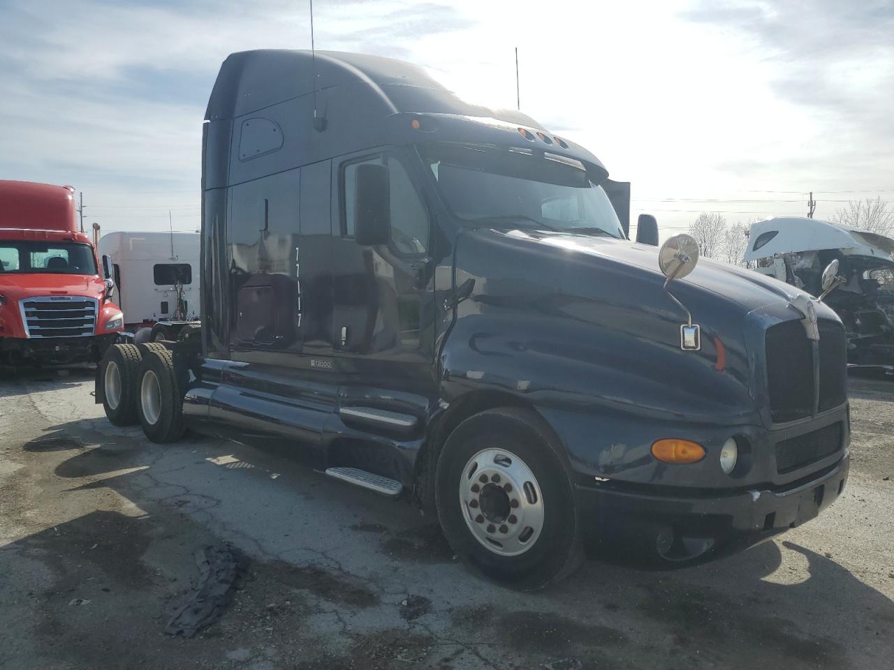 Dyer, IN에서 판매 중인 2009 Kenworth T2000 Semi Truck - Minor Dent/Scratches