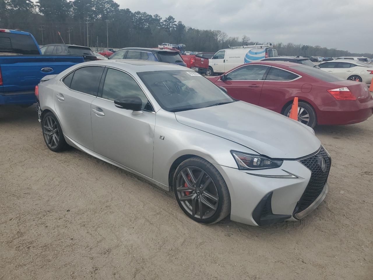 2018 Lexus IS - Image 4