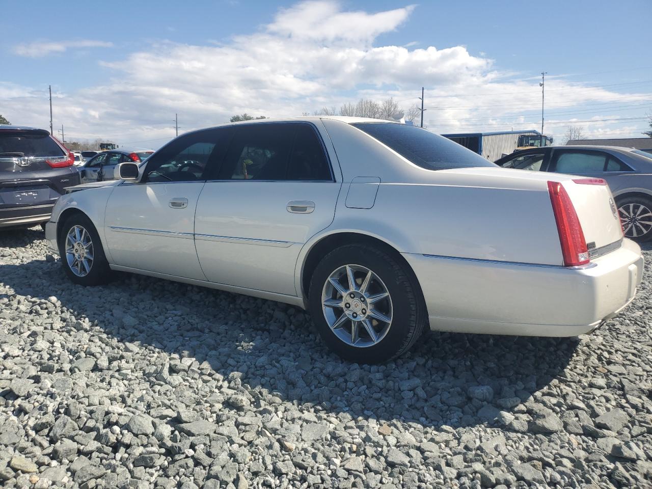 2010 Cadillac DTS - Image 2
