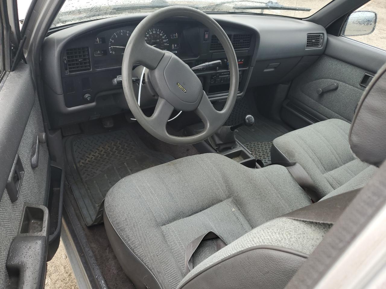 1990 Toyota Pickup - Image 8
