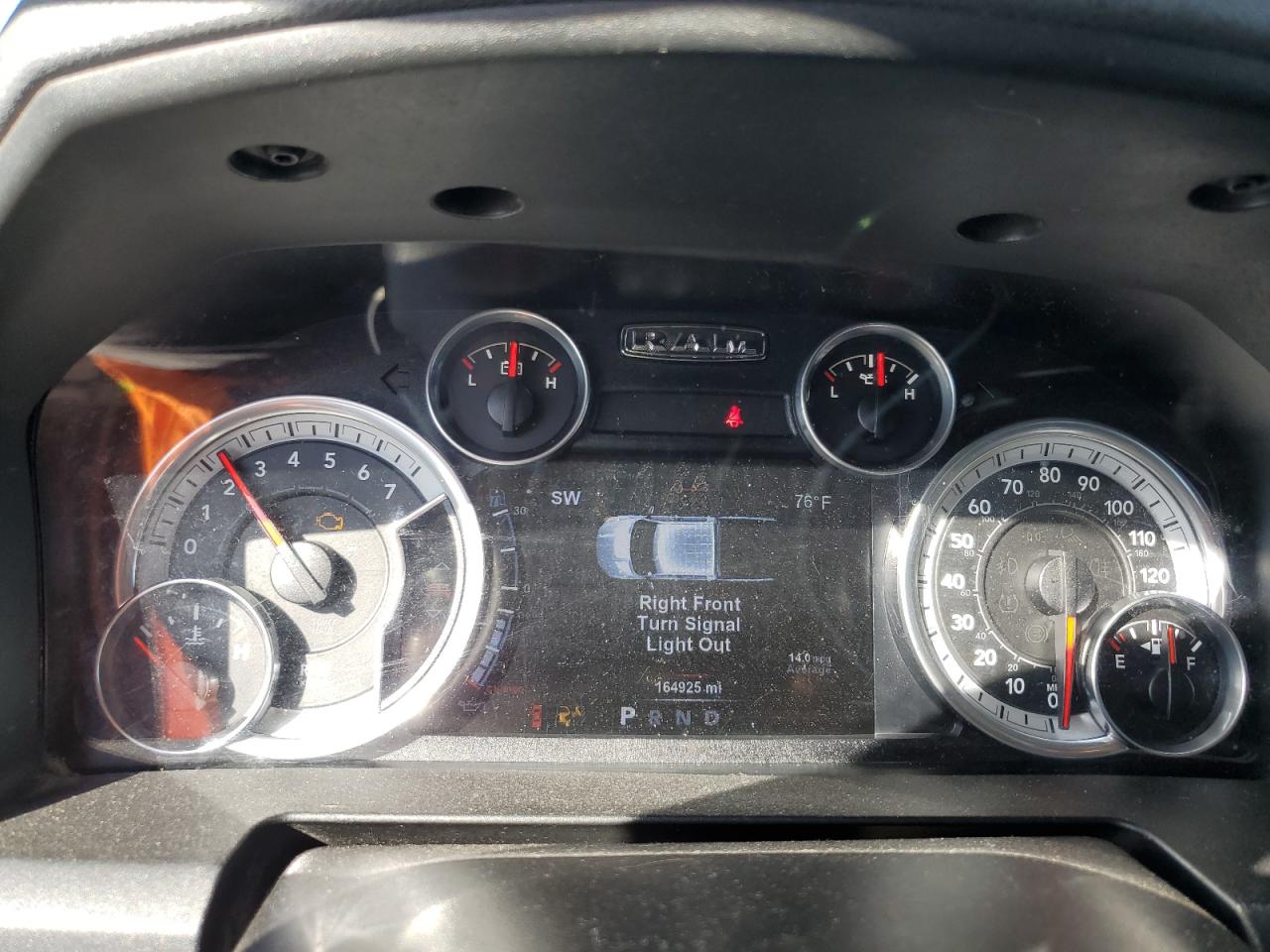 2015 RAM 1500 - Image 9