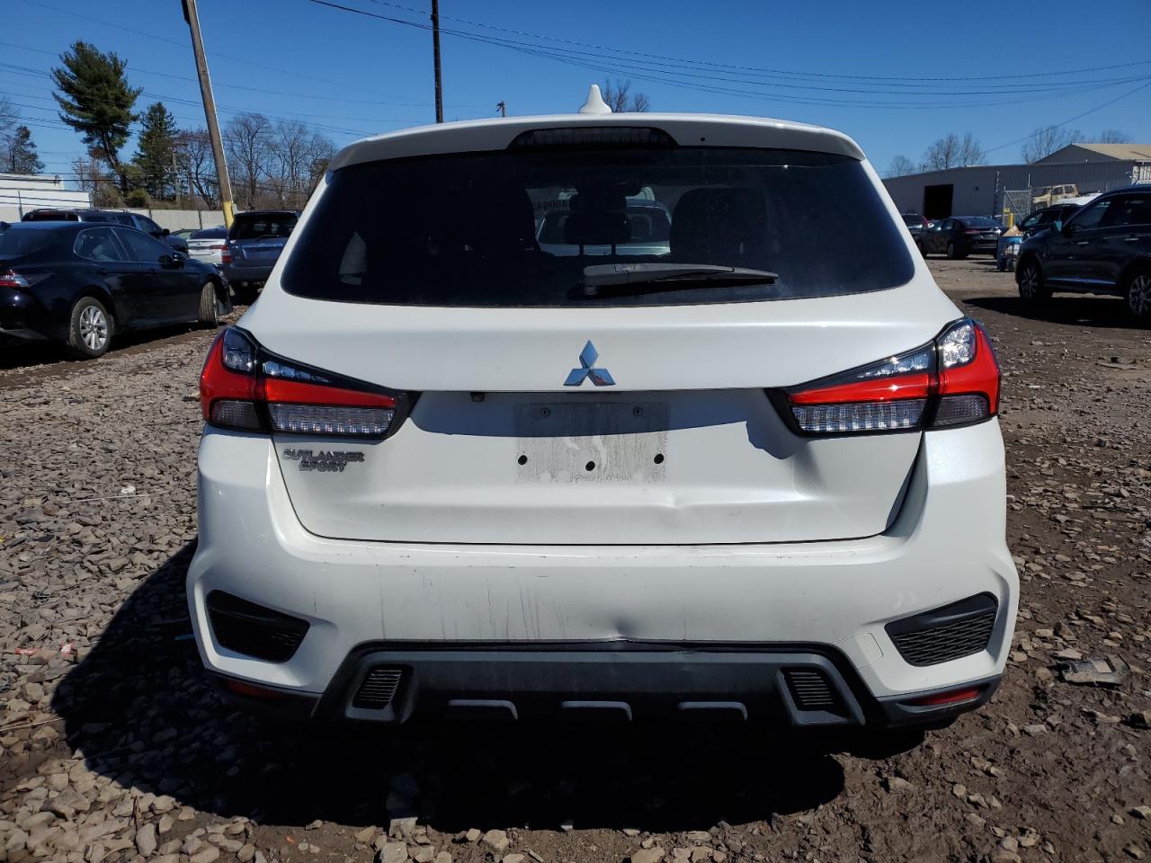 2021 Mitsubishi Outlander - Image 6
