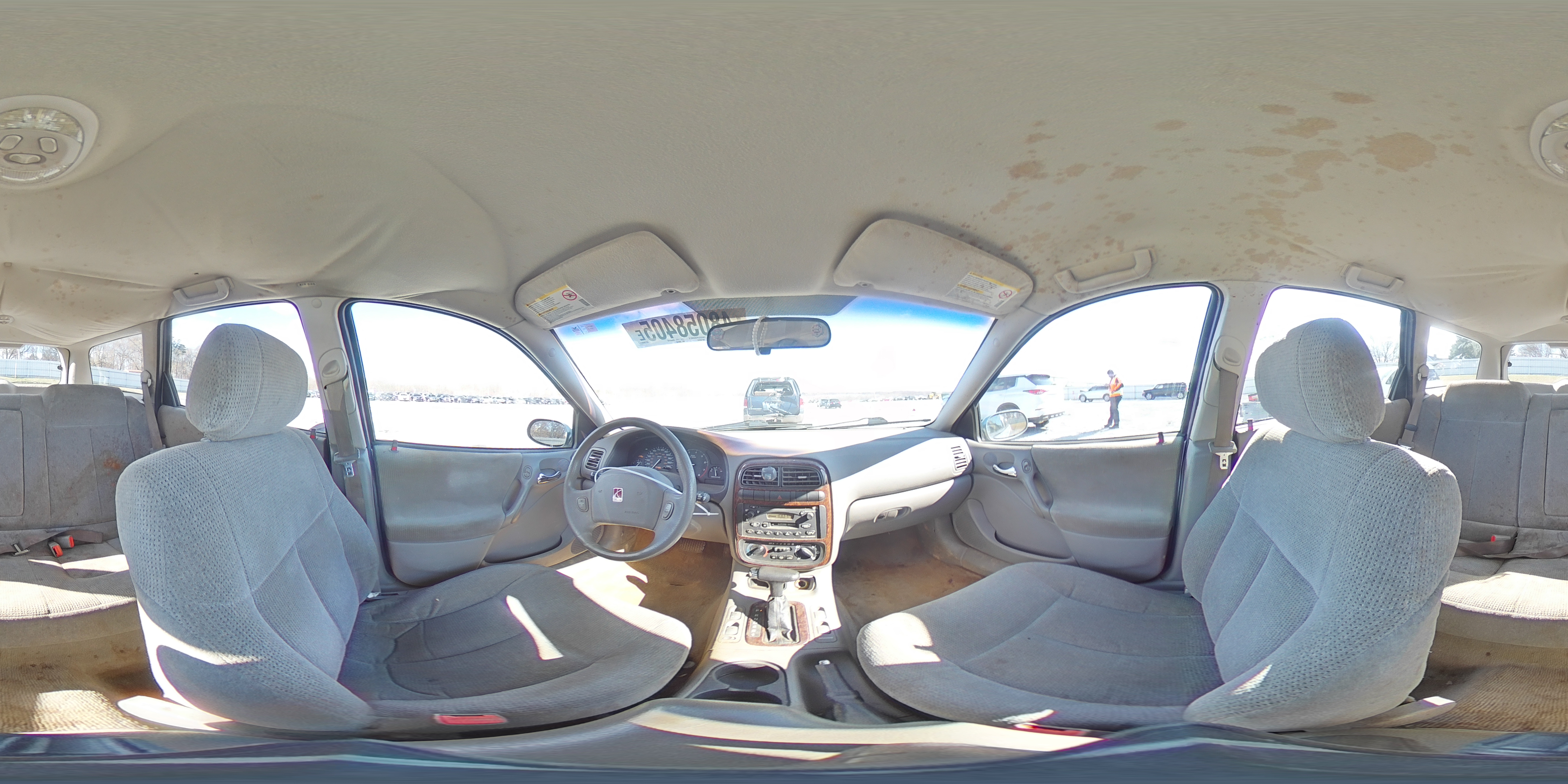 2001 Saturn LW - Image 12
