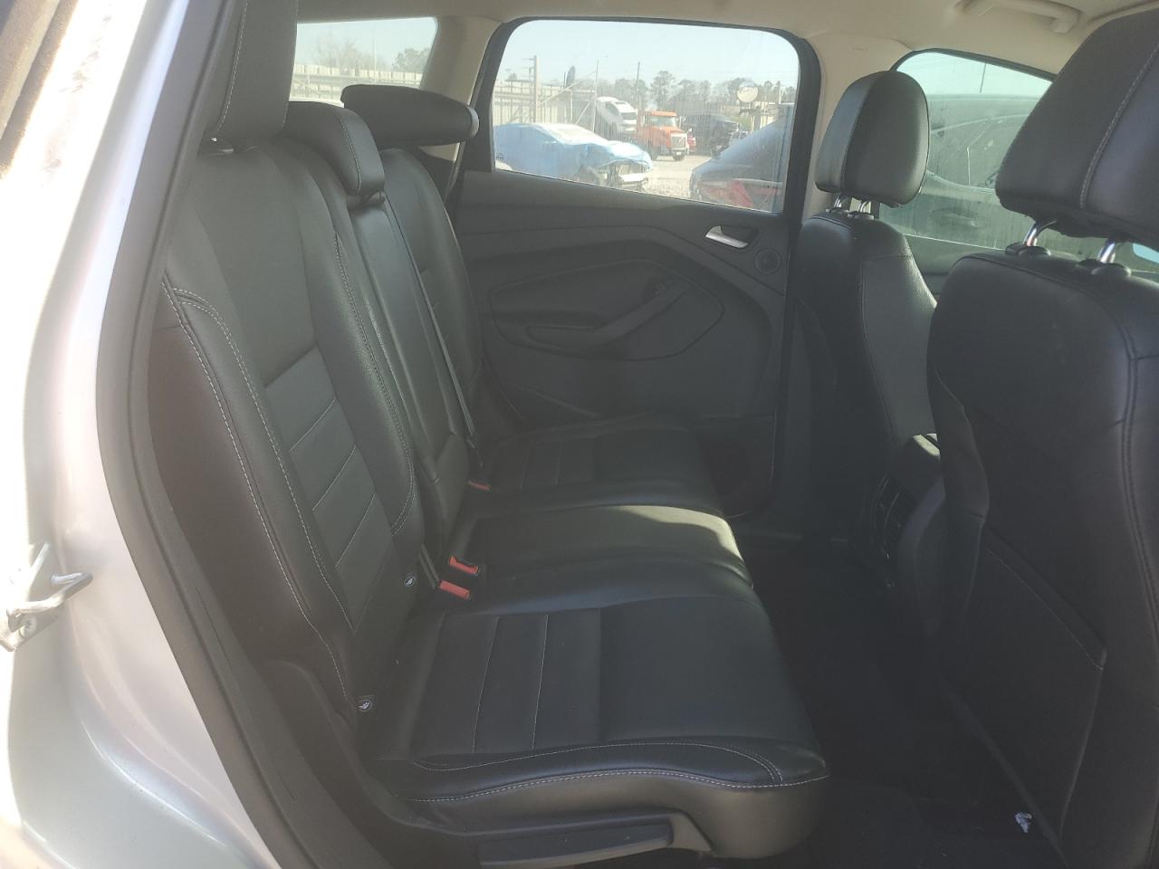 2015 Ford Escape - Image 11