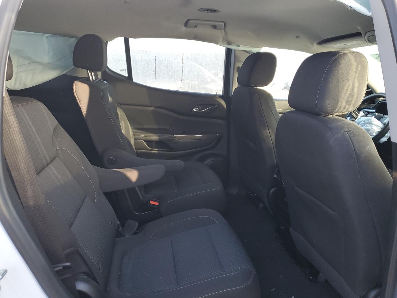 2021 GMC Acadia - Image 11