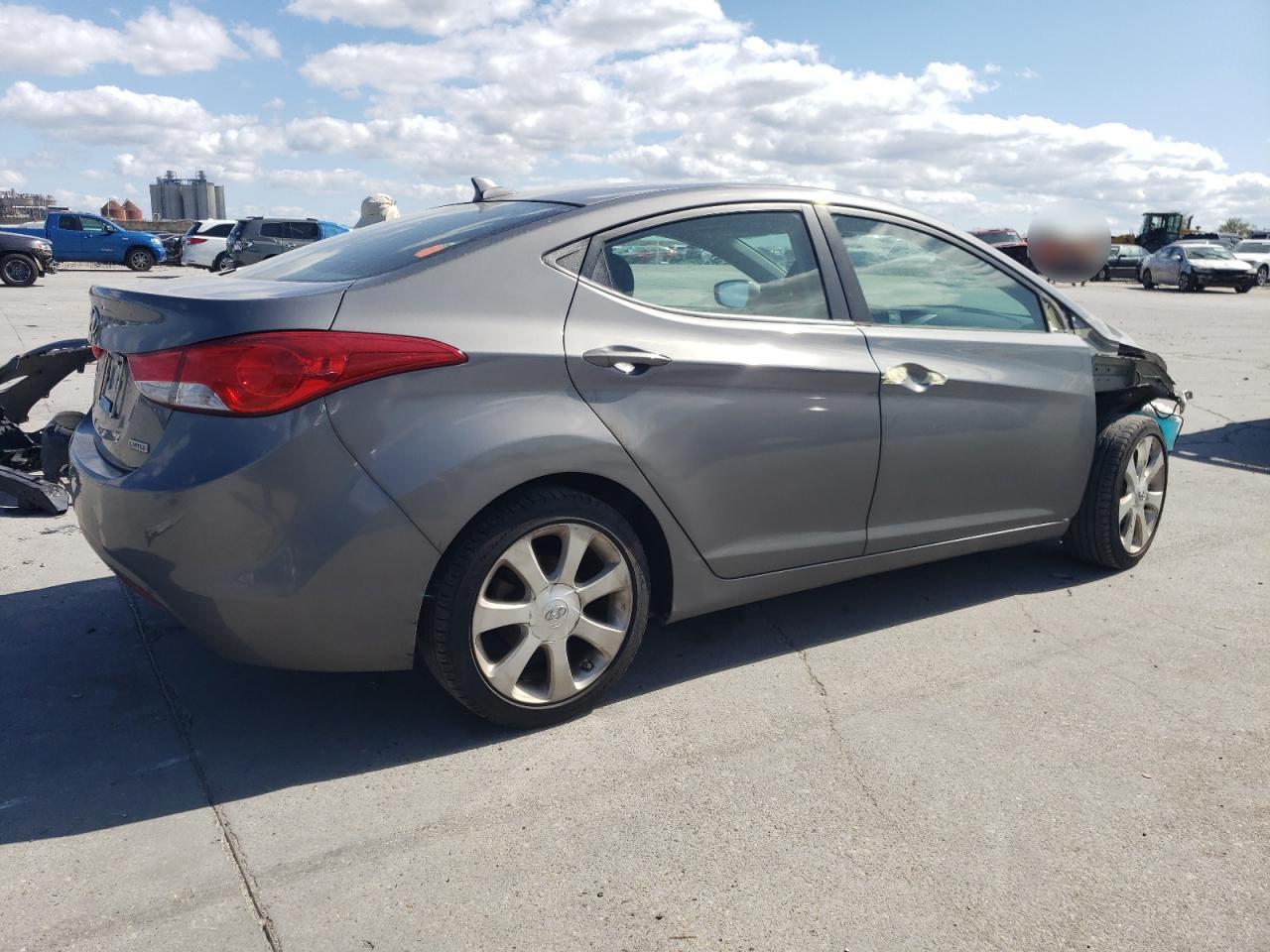 2013 Hyundai Elantra - Image 3