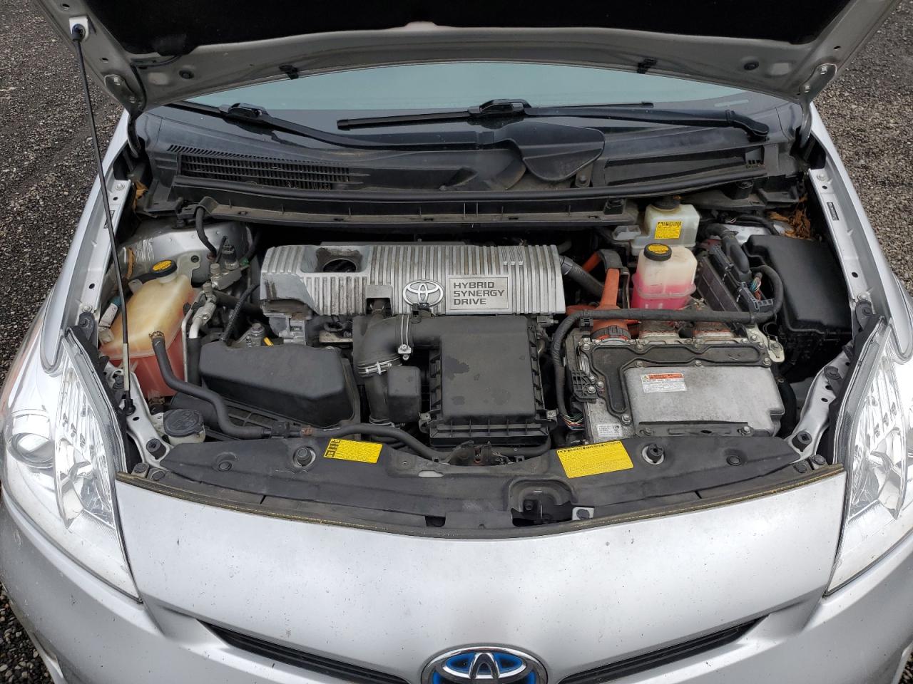 2012 Toyota Prius - Image 11