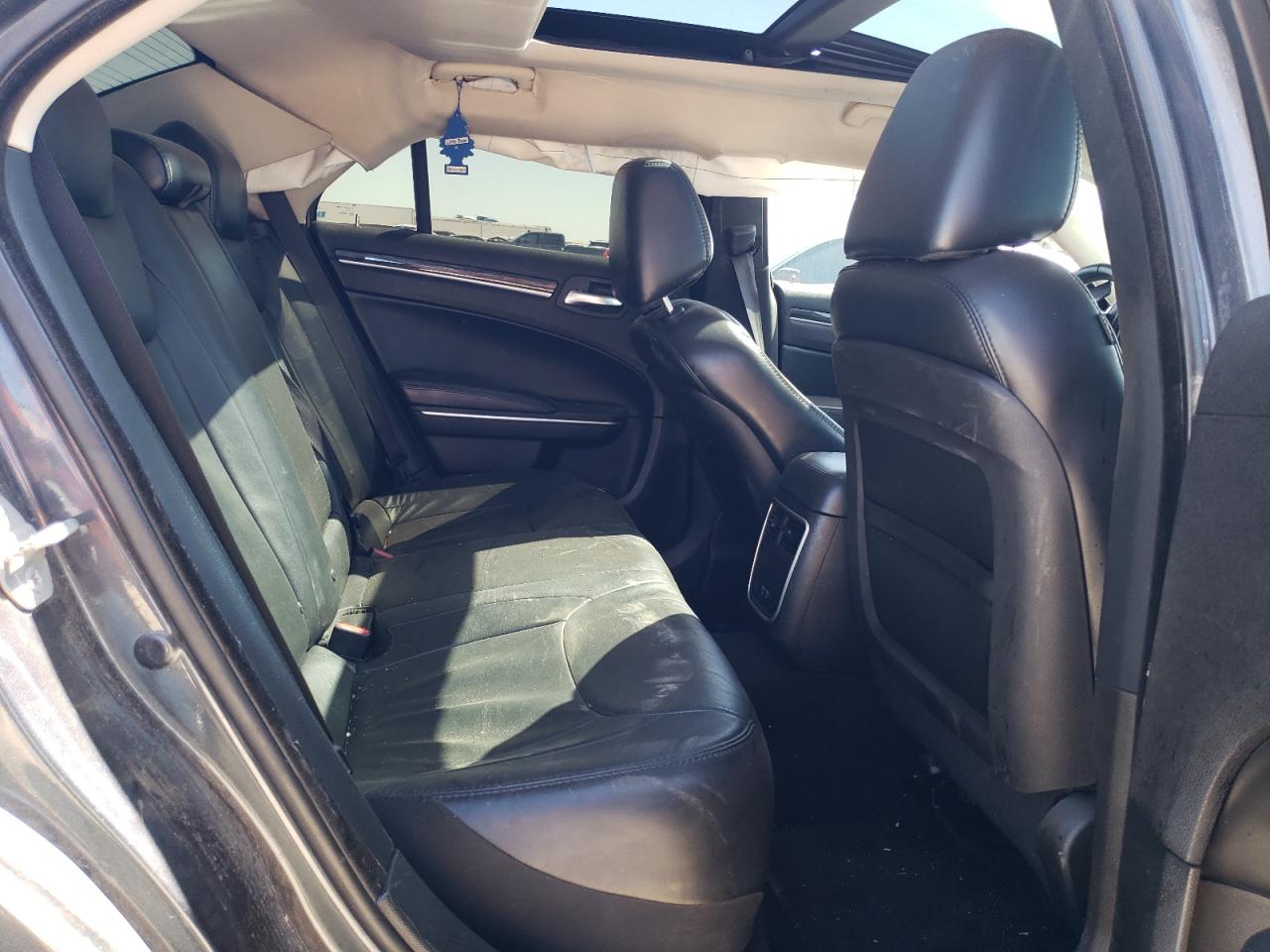 2015 Chrysler 300 Limited VIN: 2C3CCAAG6FH930208 Lot: 50710995