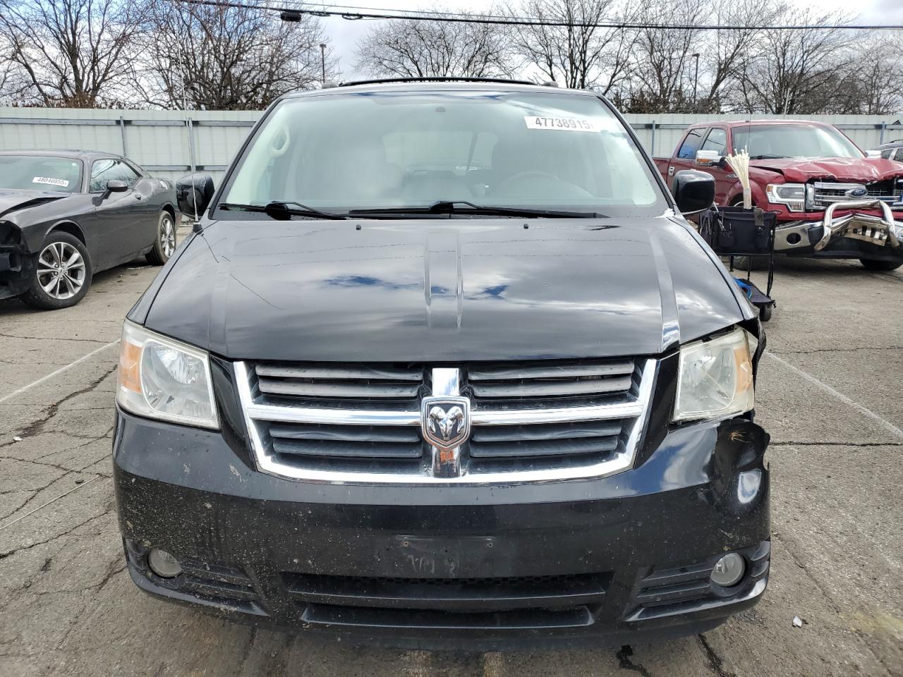 2010 Dodge Caravan - Image 5