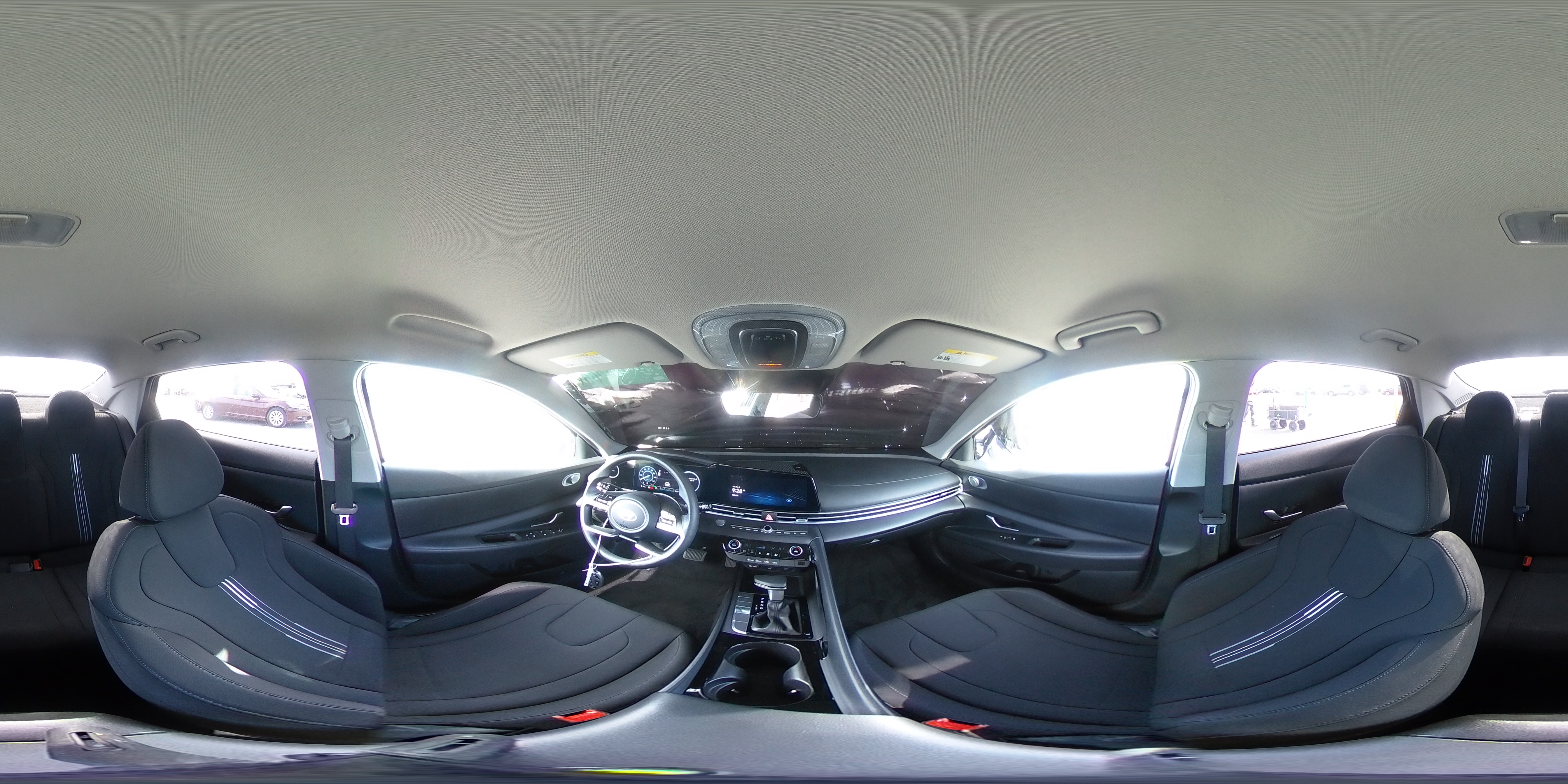 2024 Hyundai Elantra - Image 12