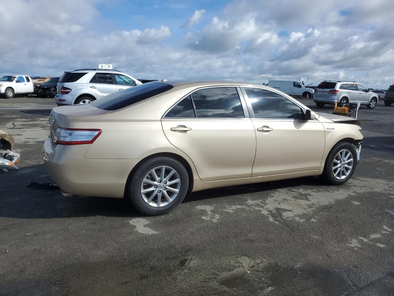 2011 Toyota Camry - Image 3