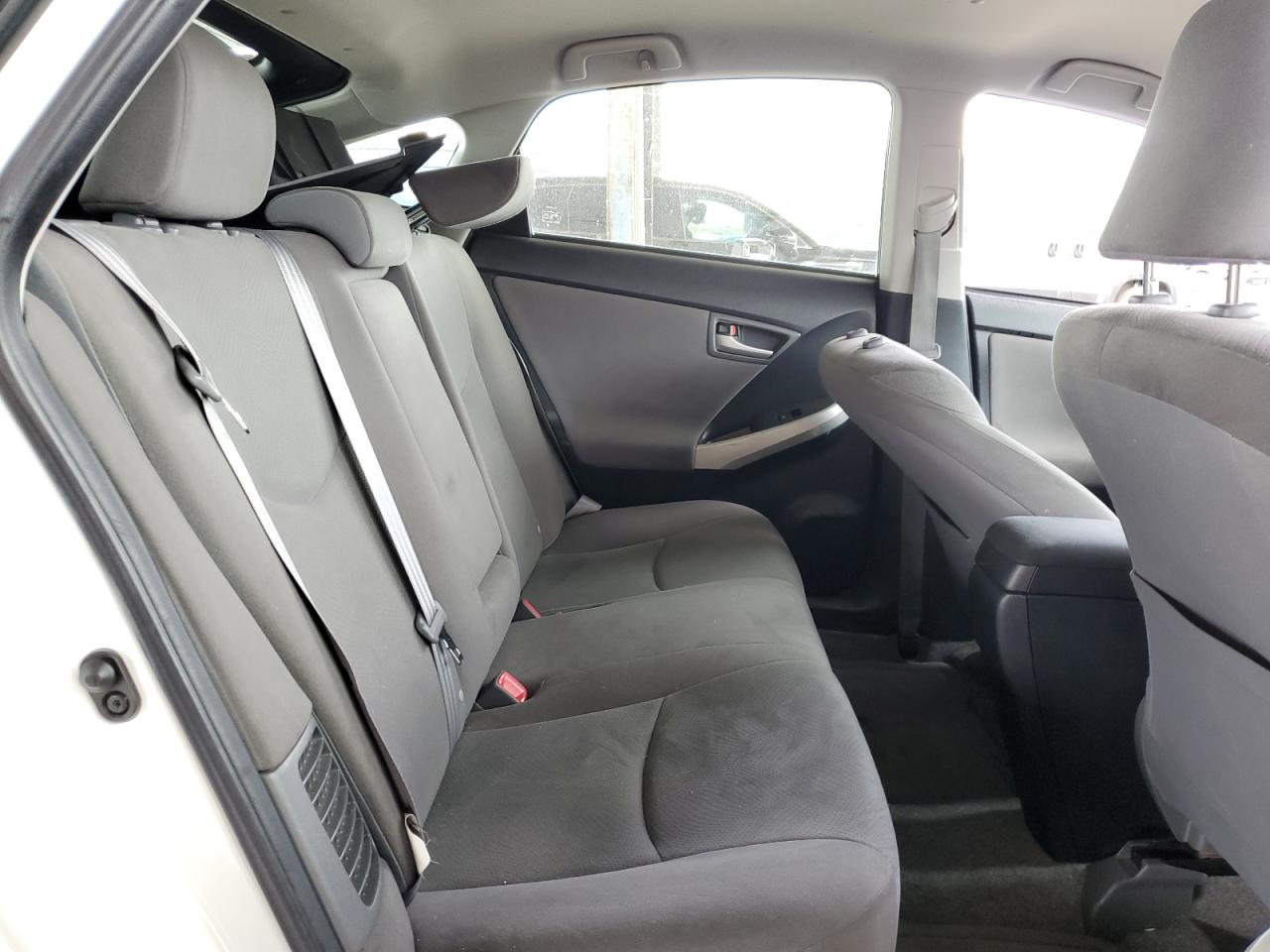 2013 Toyota Prius - Image 10