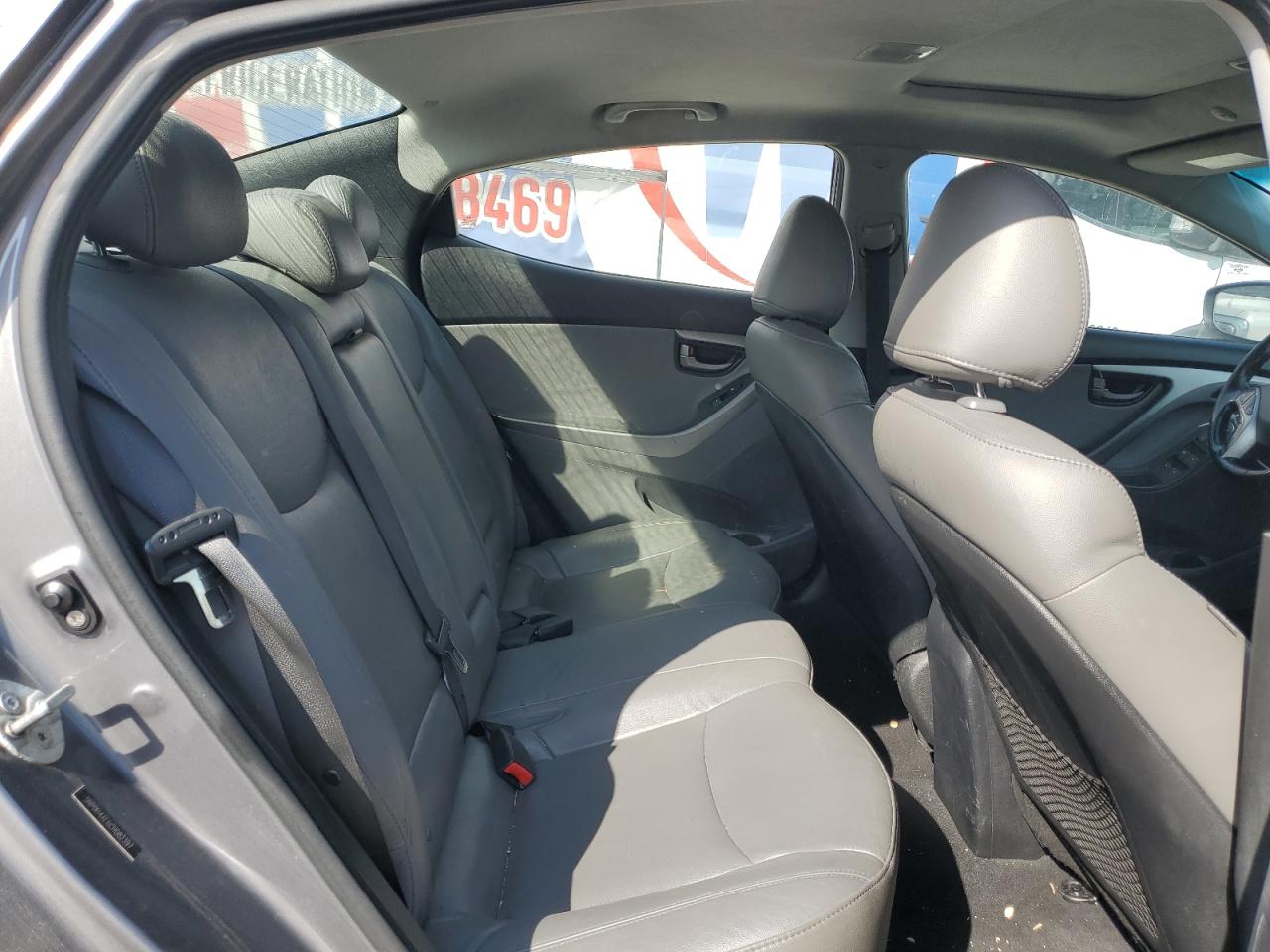 2012 Hyundai Elantra - Image 10