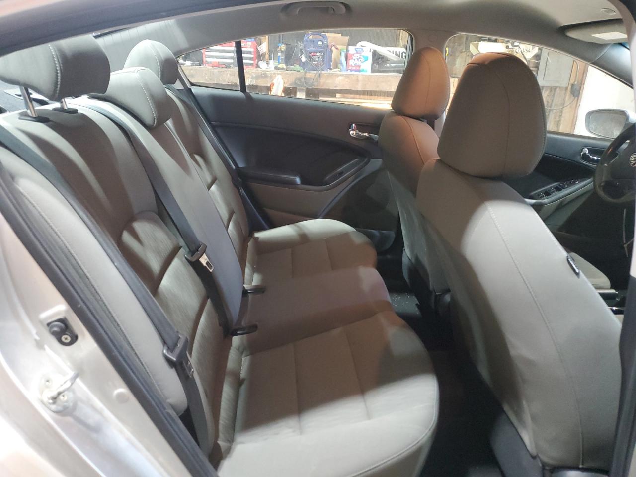 2015 Kia Forte - Image 10