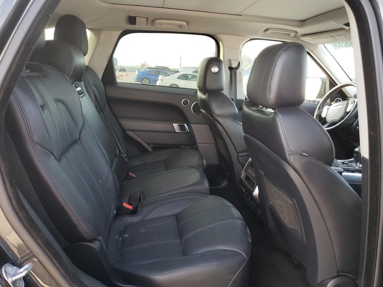 2015 Land Rover Range Rover - Image 12