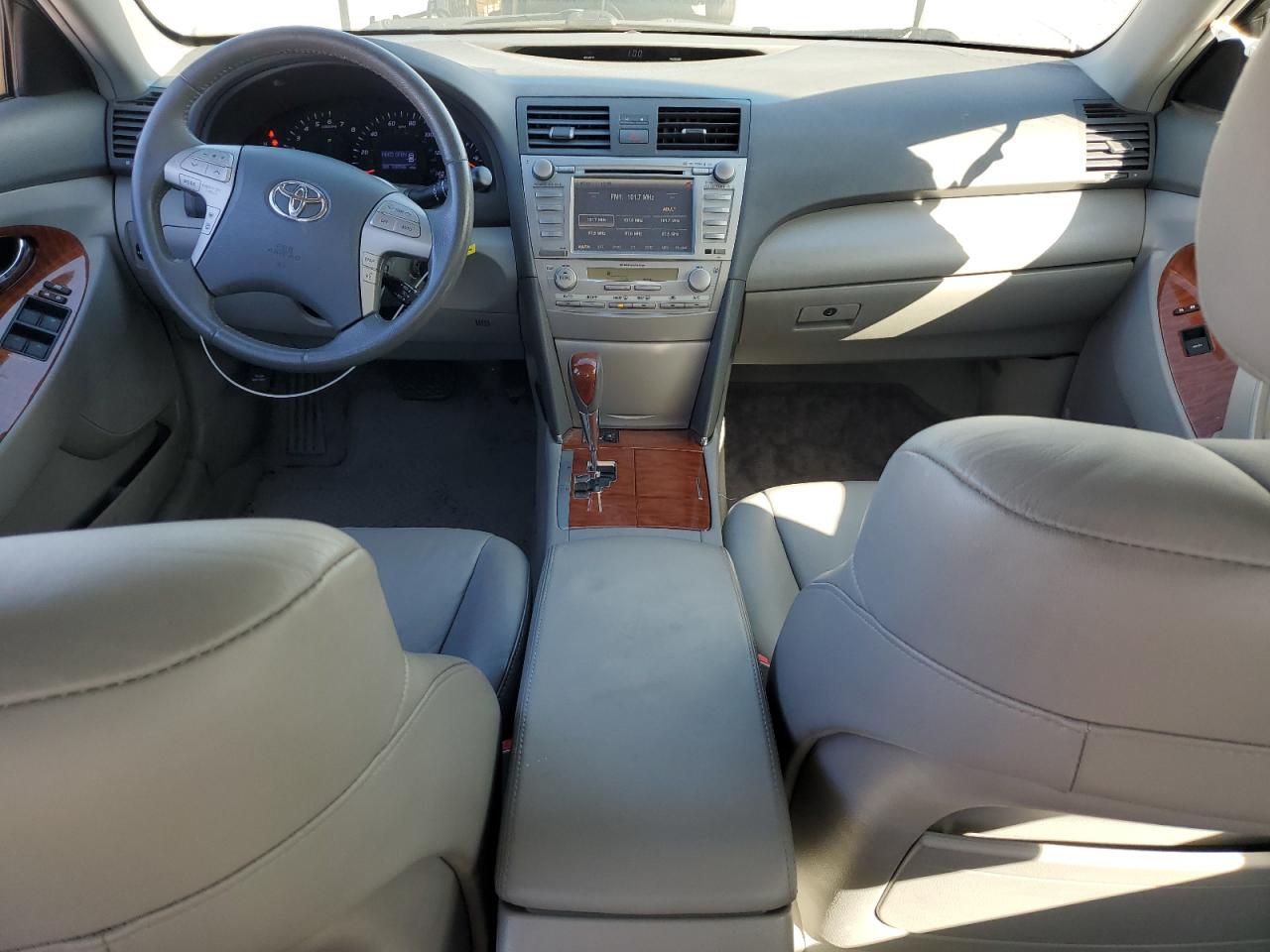 2011 Toyota Camry - Image 8