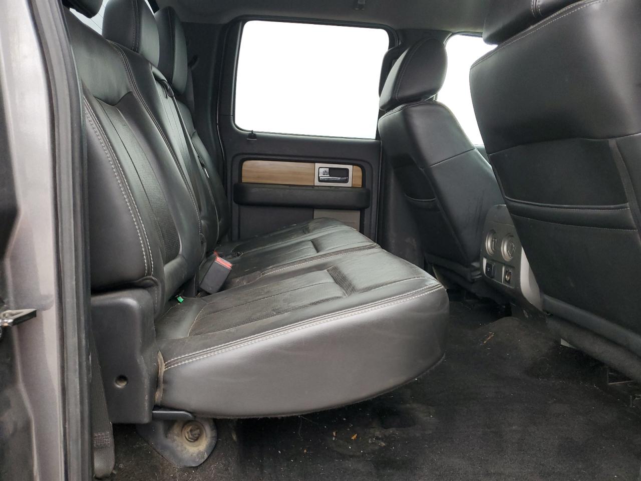 2011 Ford F-150 - Image 11