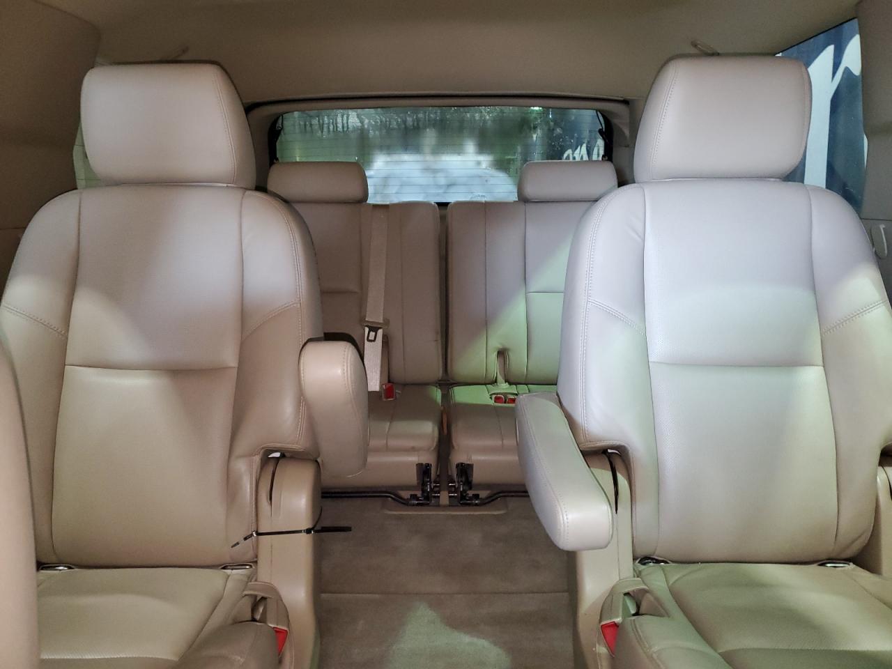 2013 Cadillac Escalade - Image 10