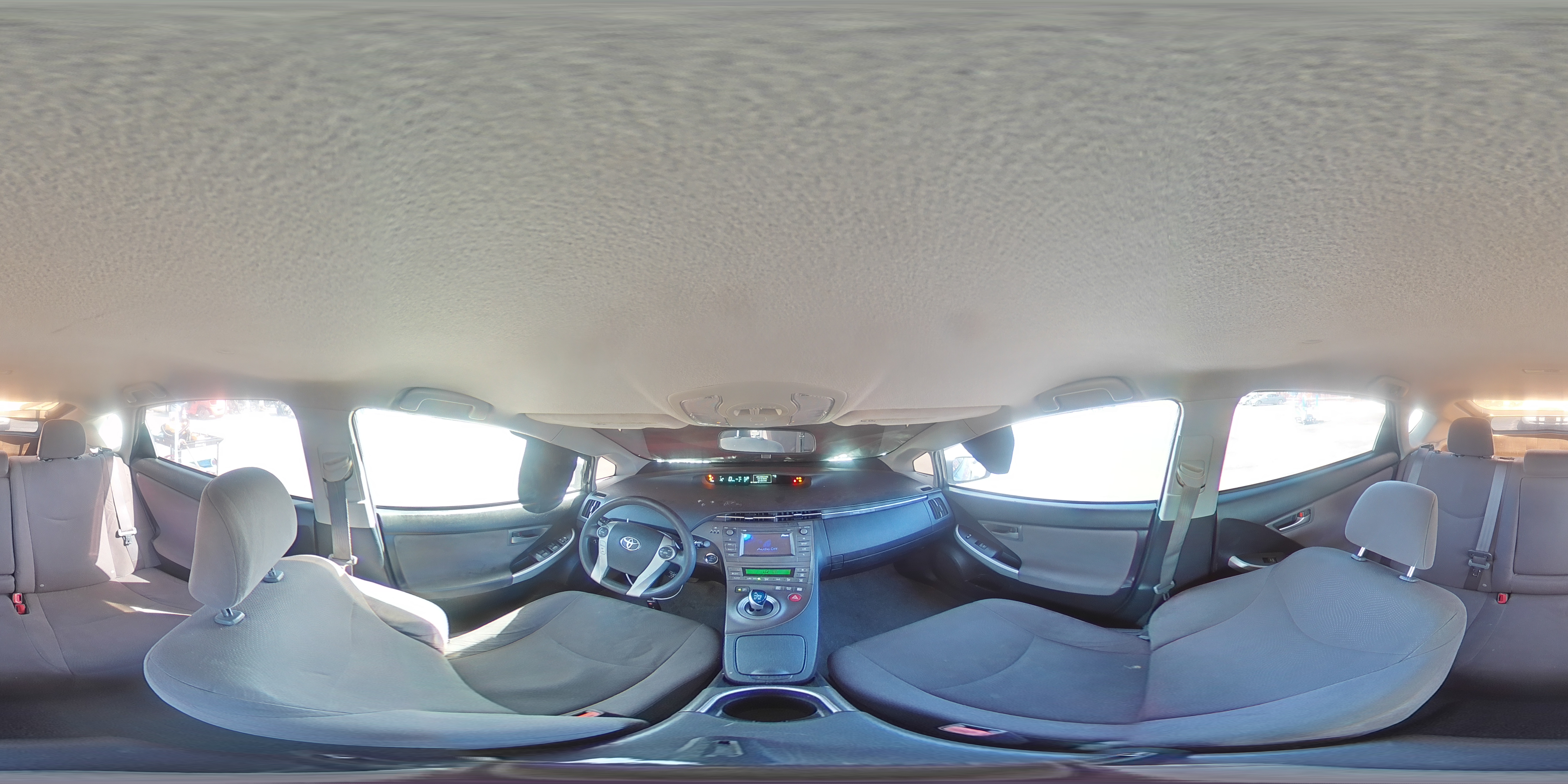 2015 Toyota Prius - Image 12