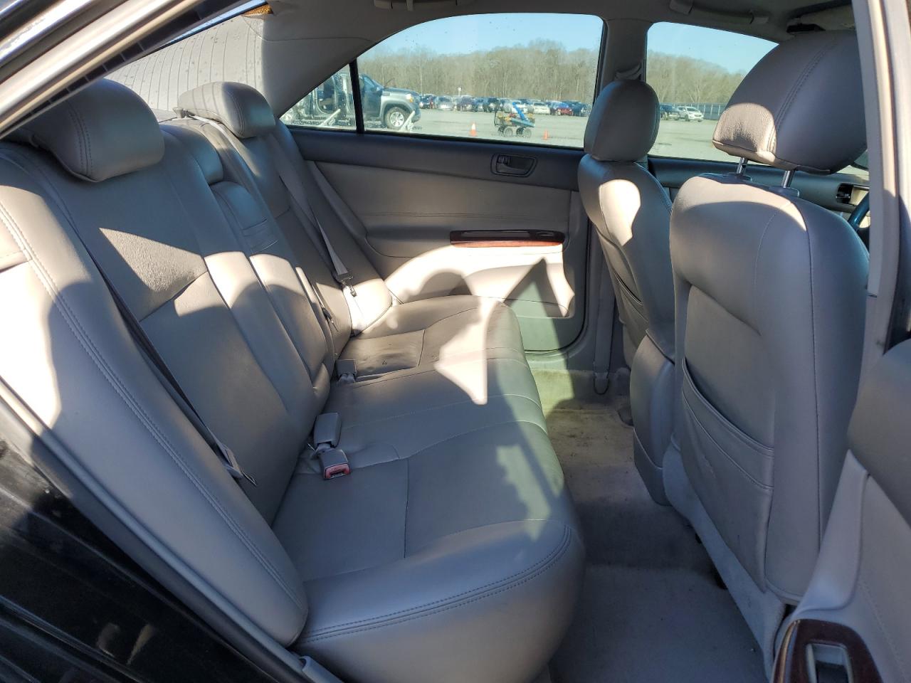 2004 Toyota Camry - Image 10
