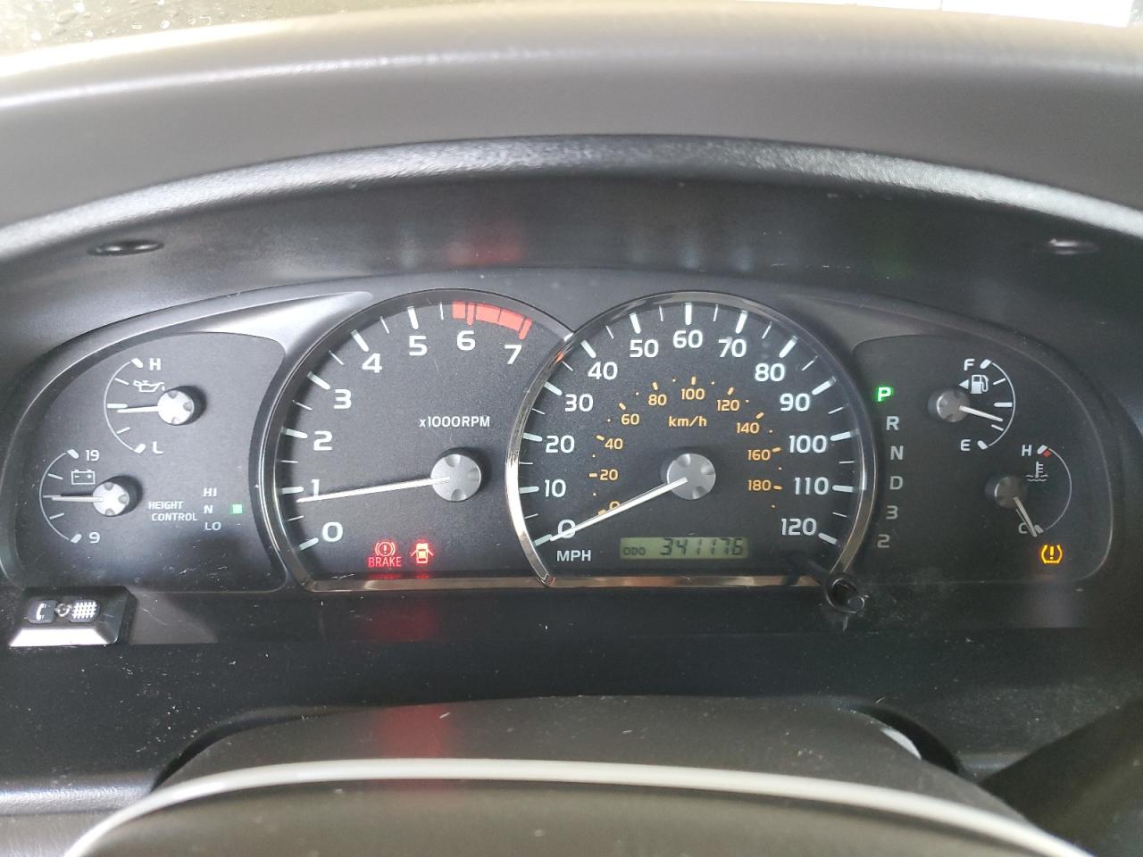 2005 Toyota Sequoia - Image 9