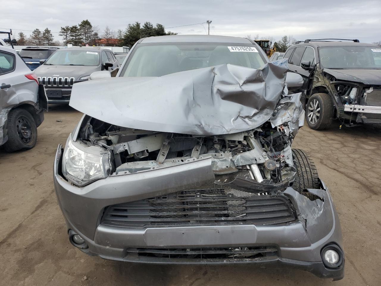 2014 Mitsubishi Outlander - Image 5