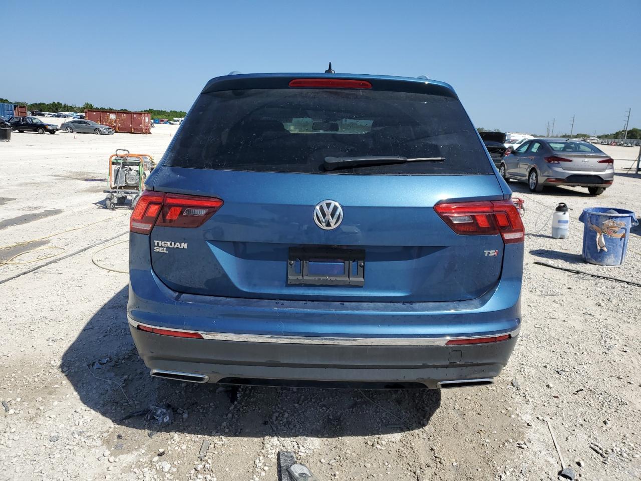 2018 Volkswagen Tiguan - Image 6