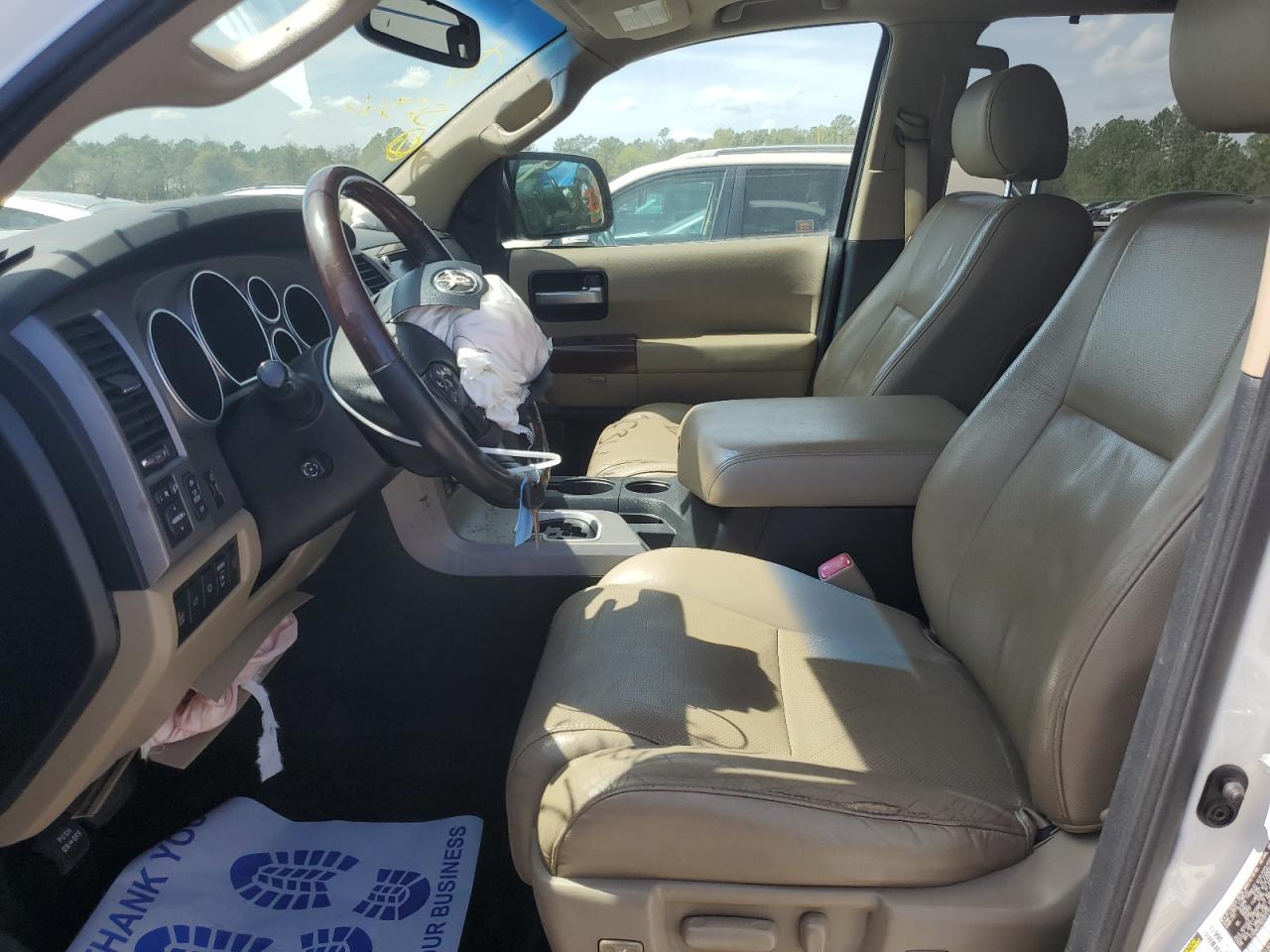 2013 Toyota Sequoia - Image 7