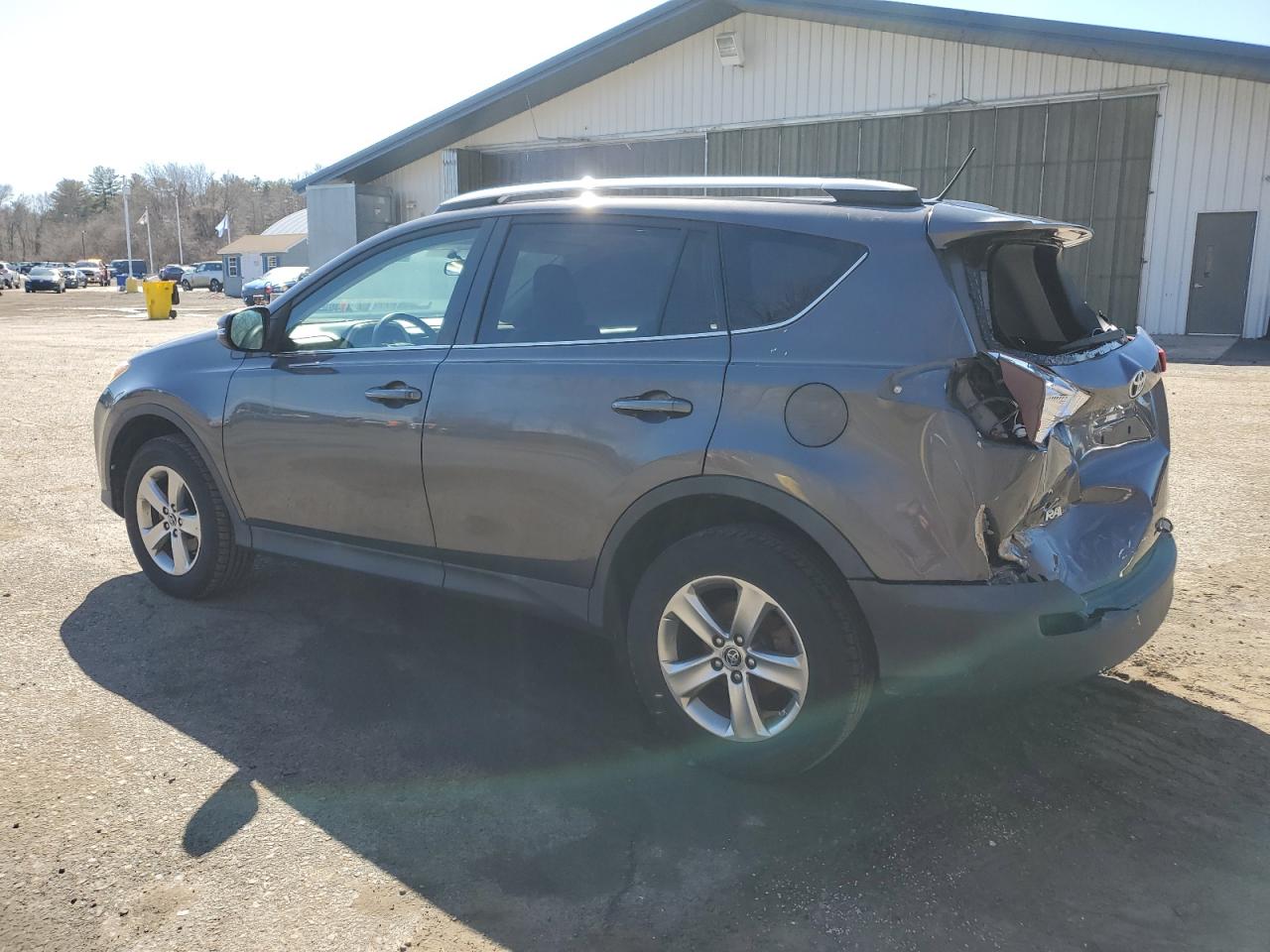 2015 Toyota RAV 4 - Image 2