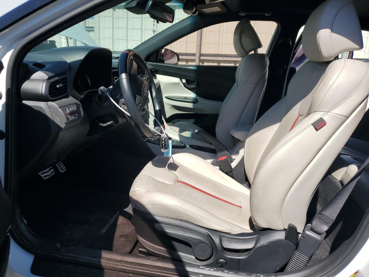 2019 Hyundai Veloster - Image 7