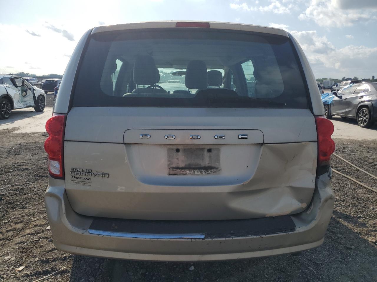 2014 Dodge Caravan - Image 6