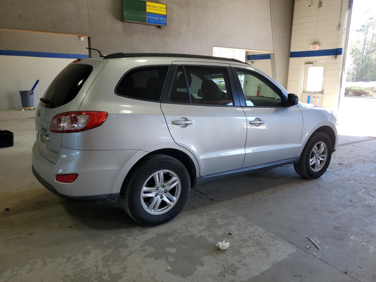 2011 Hyundai Santa Fe - Image 3