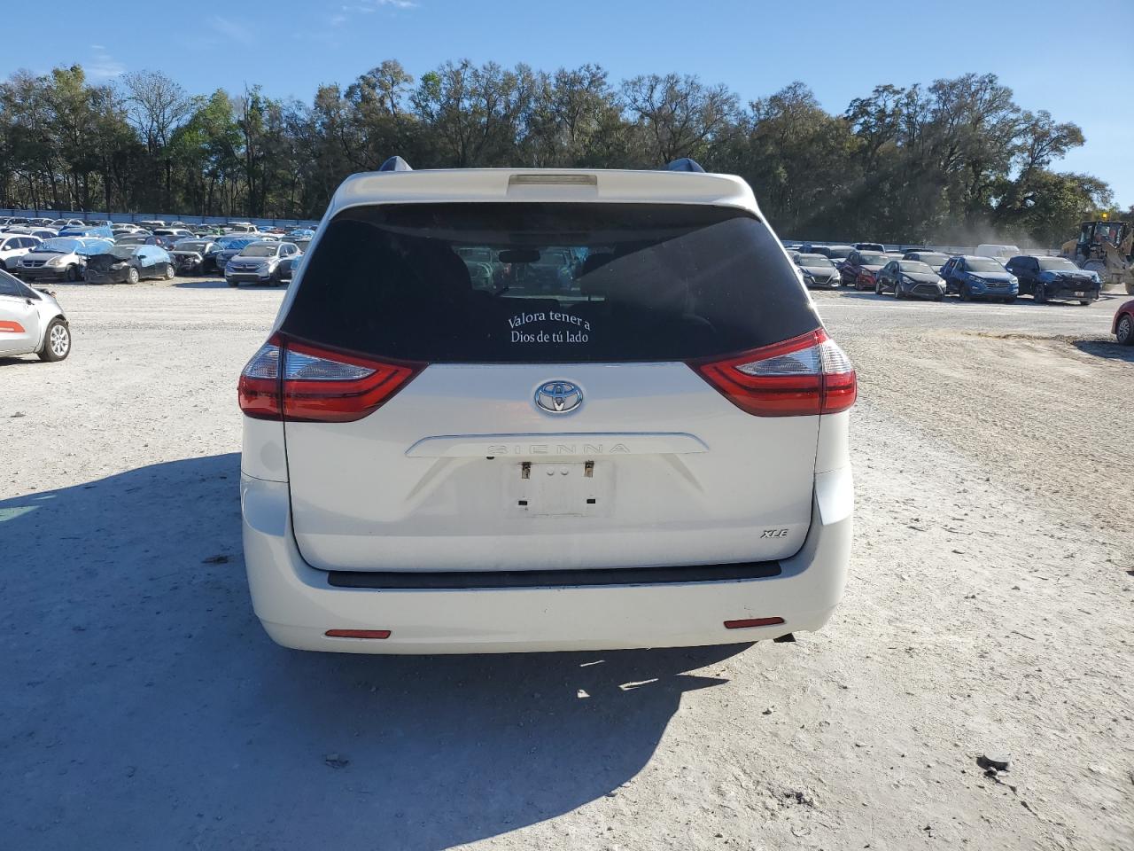 2017 Toyota Sienna - Image 6