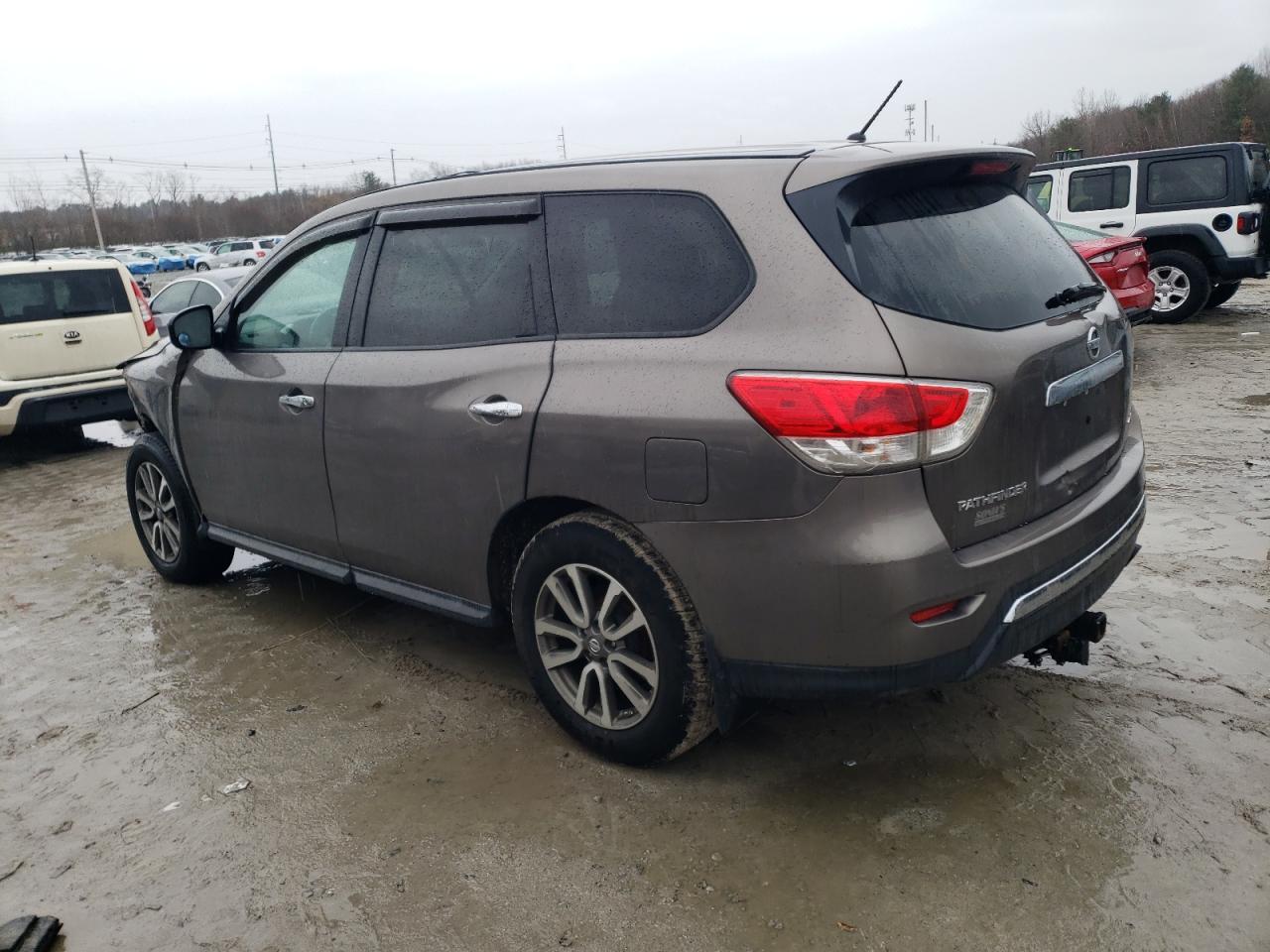 2013 Nissan Pathfinder - Image 2