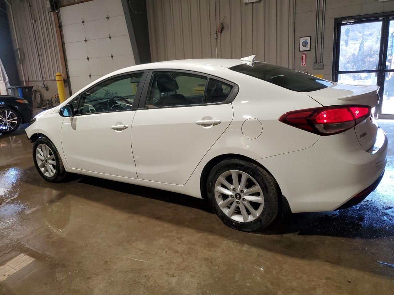 2017 Kia Forte - Image 2