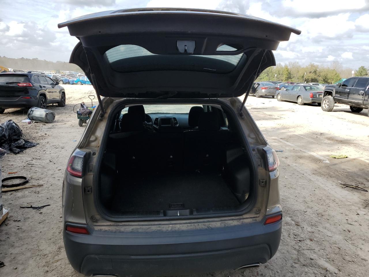 2019 Jeep Grand Cherokee - Image 6