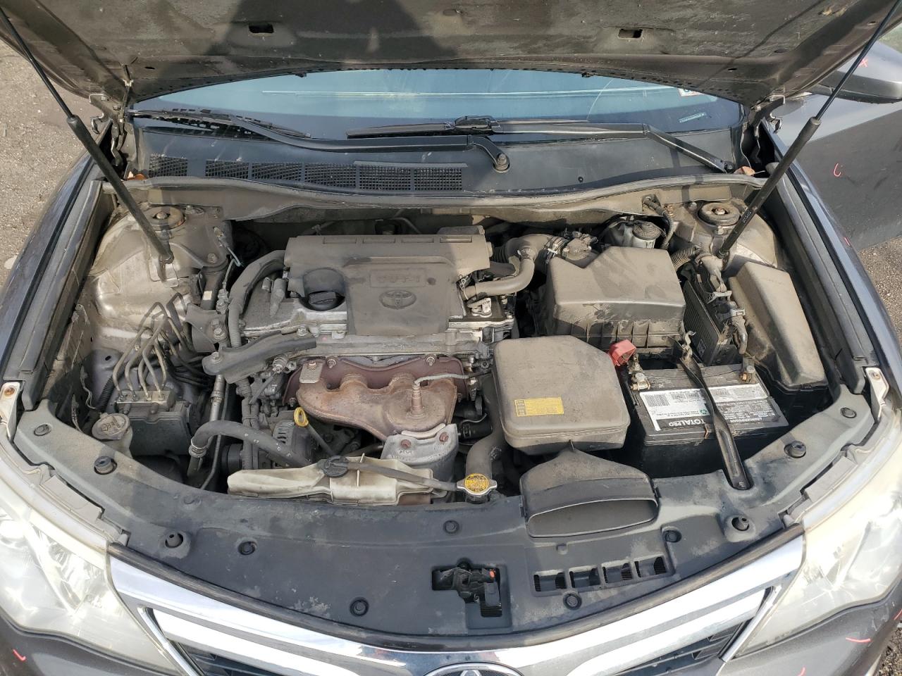 2012 Toyota Camry - Image 11