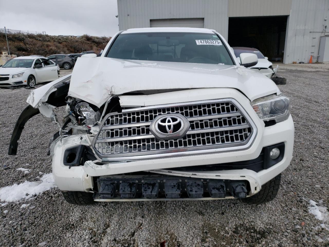 2017 Toyota Tacoma - Image 5