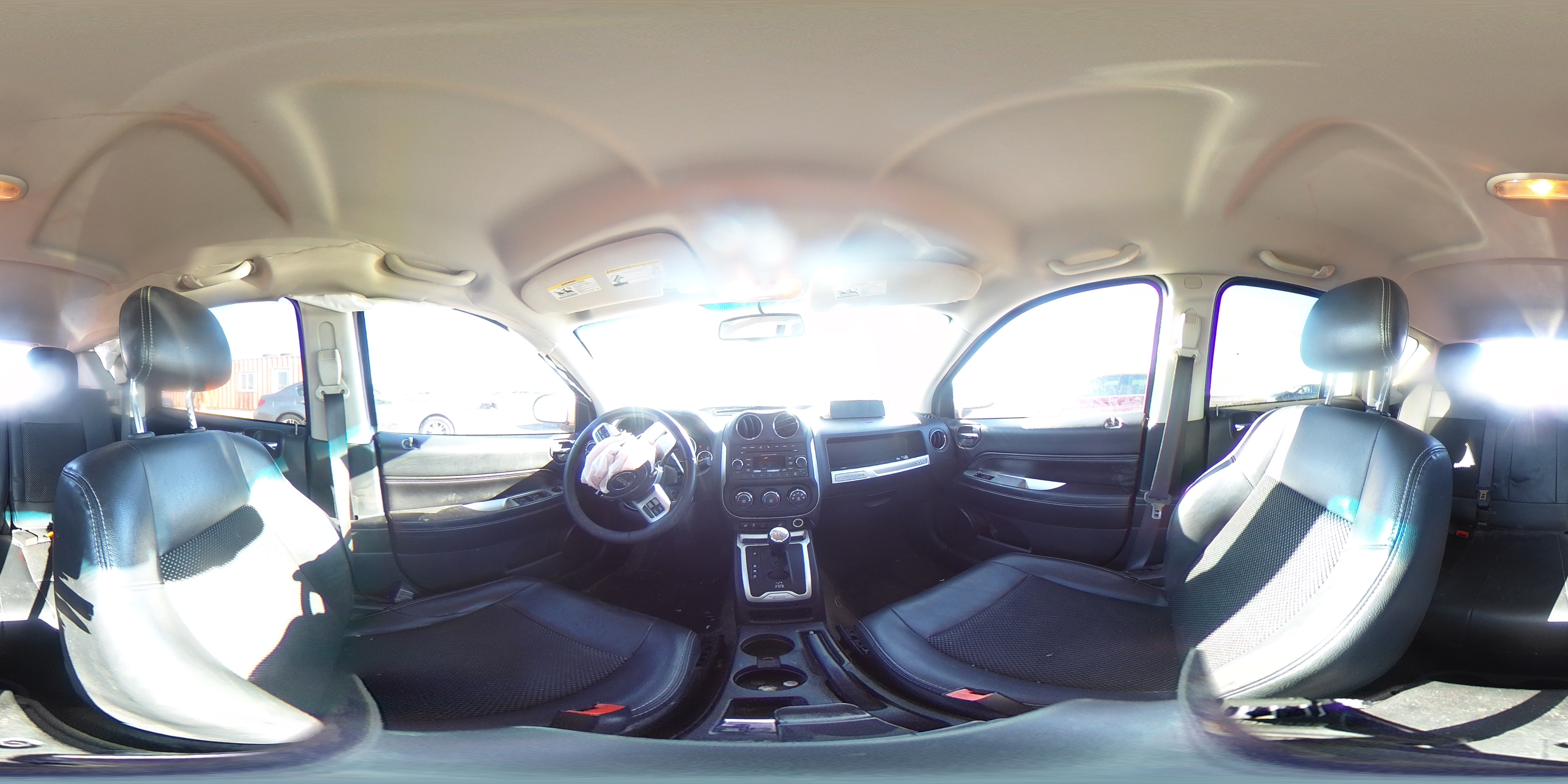 2016 Jeep Compass - Image 13
