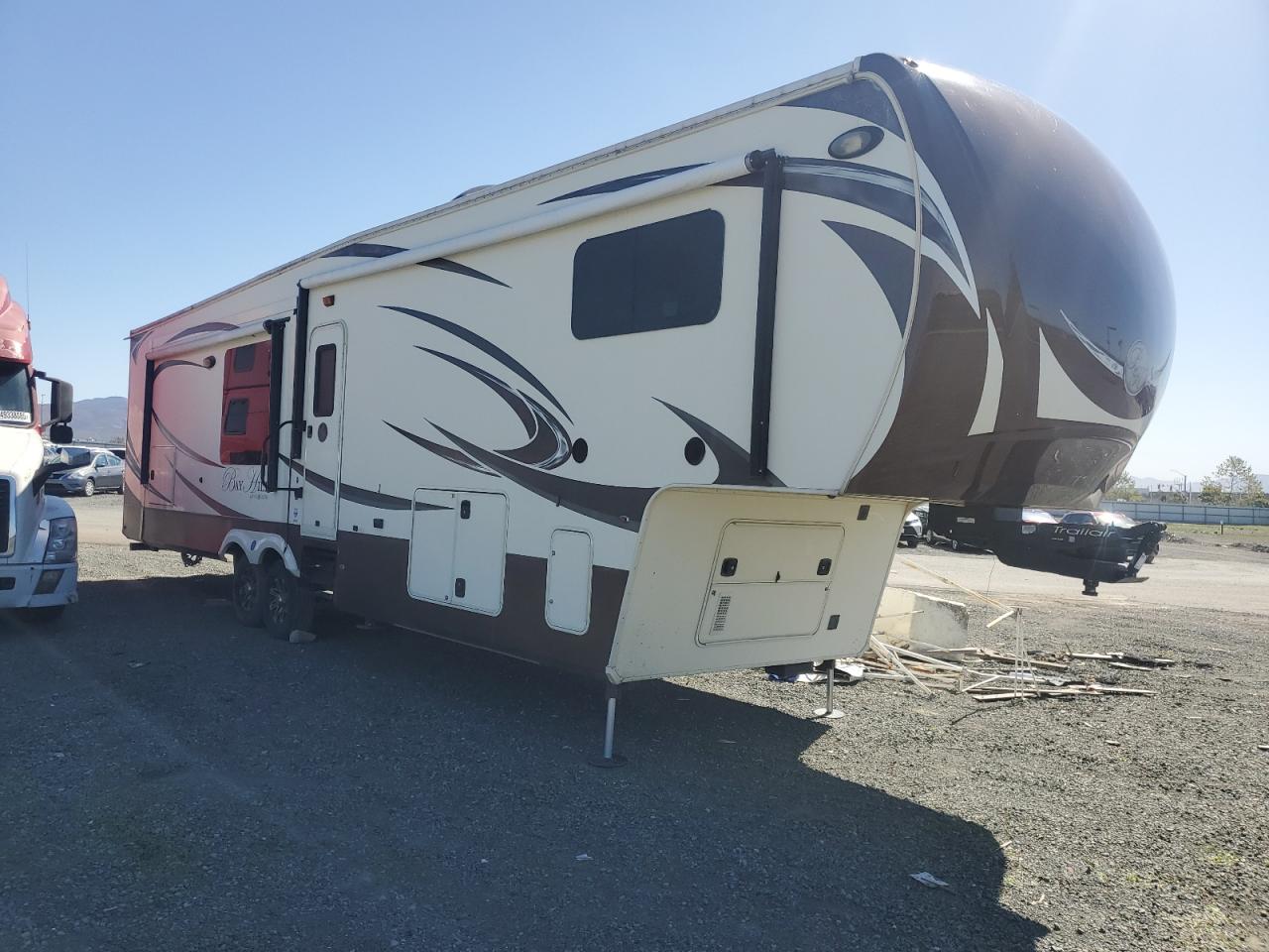 2014 'Other Rv' 5Th Wheel იყიდება San Diego-ში, CA - Minor Dent/Scratches