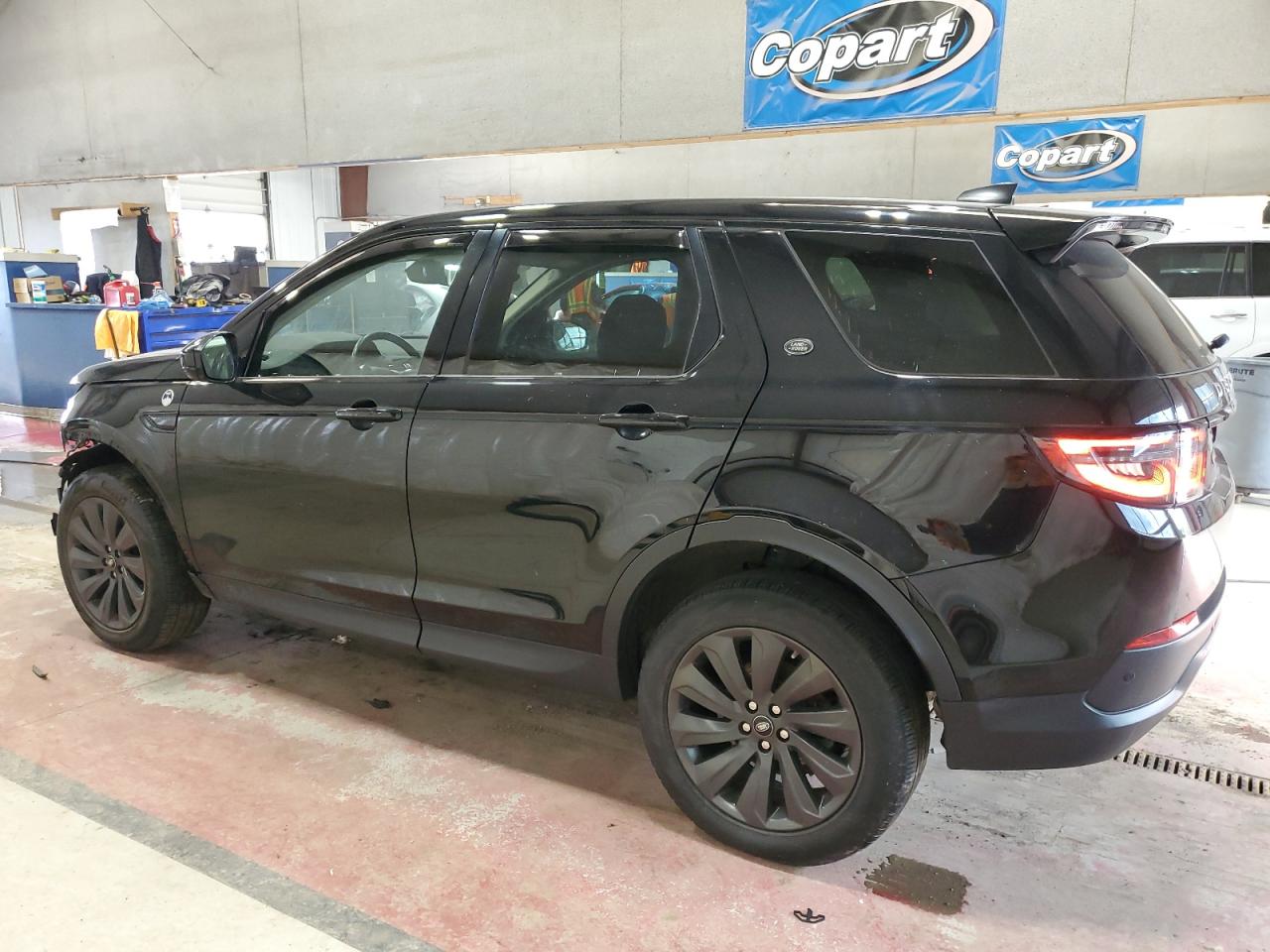 2020 Land Rover Discovery - Image 2