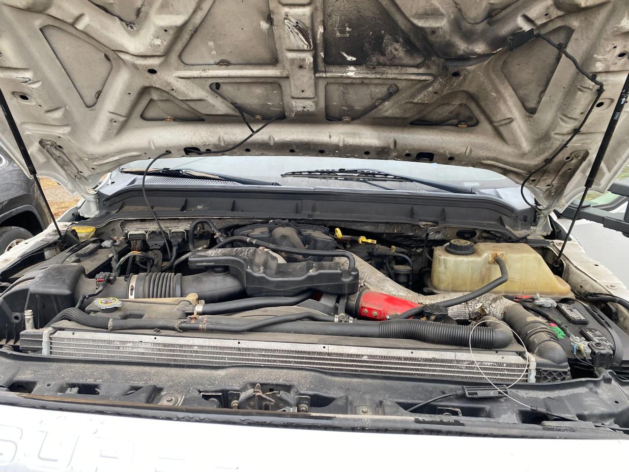 2011 Ford F550 - Image 7