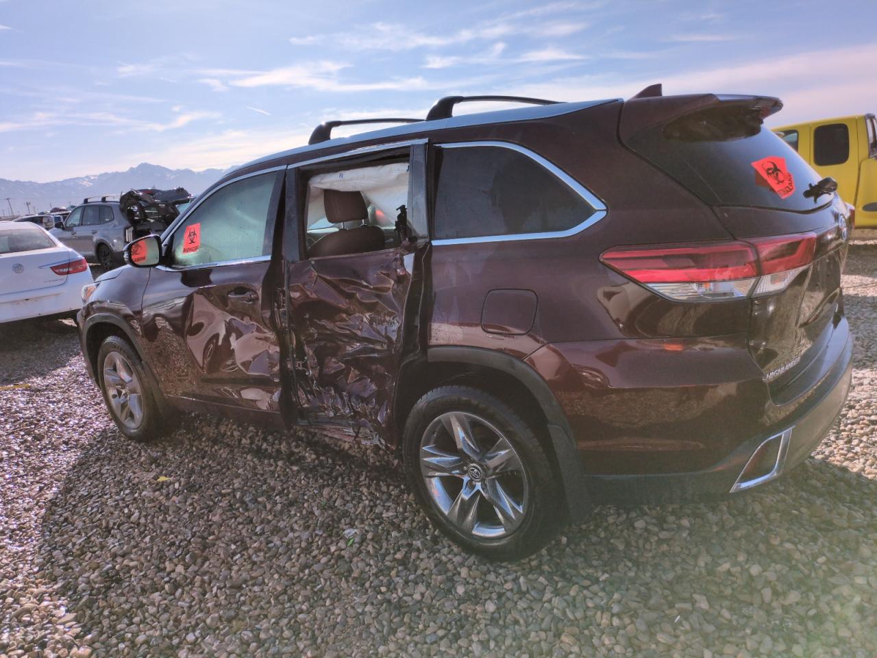 2019 Toyota Highlander - Image 2