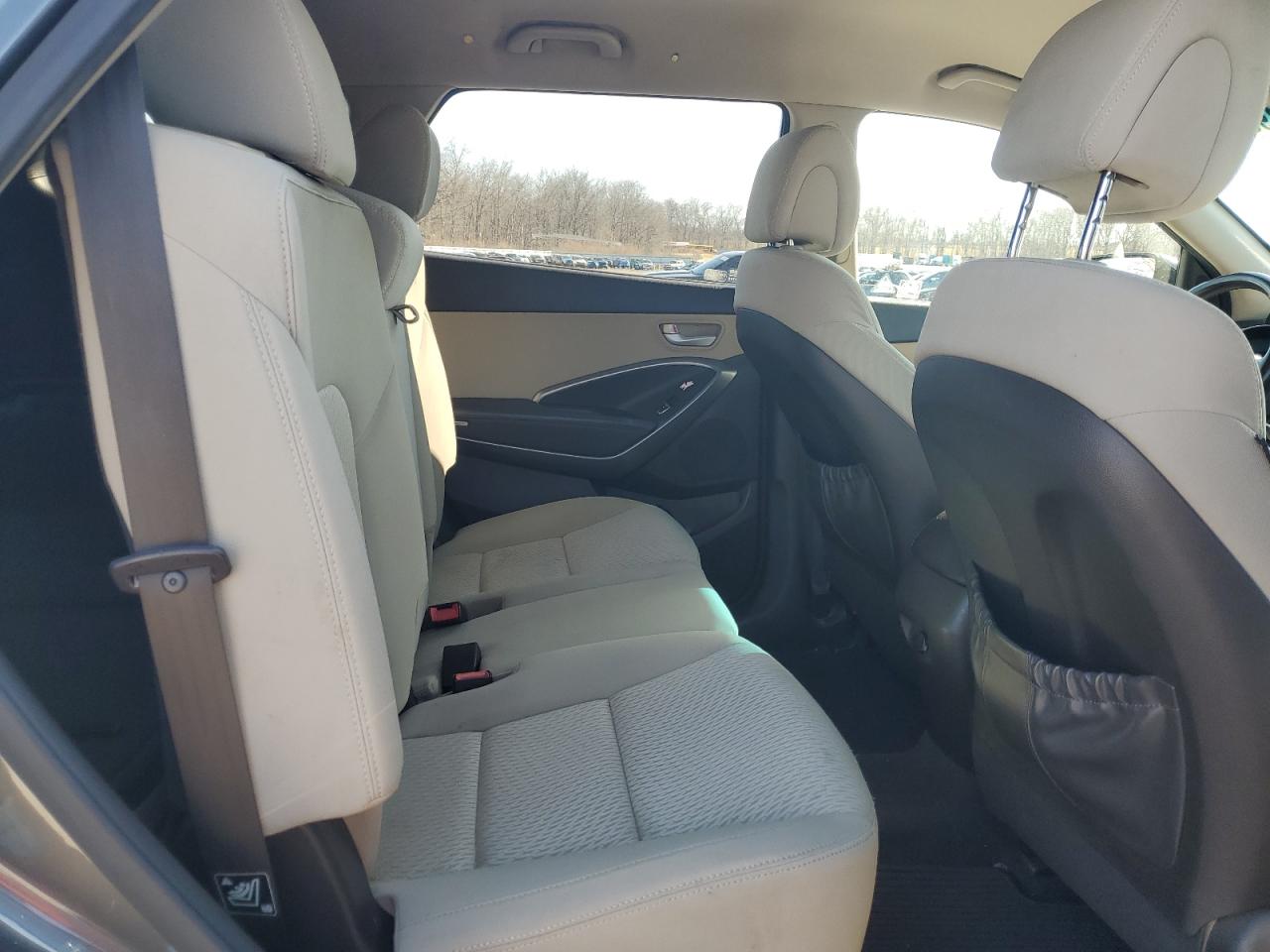 2014 Hyundai Santa Fe - Image 11