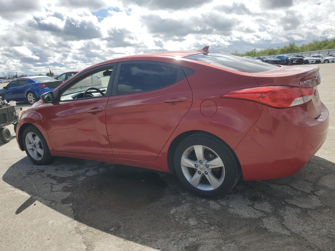 2013 Hyundai Elantra - Image 2