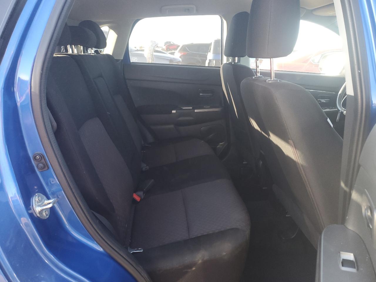 2019 Mitsubishi Outlander - Image 11