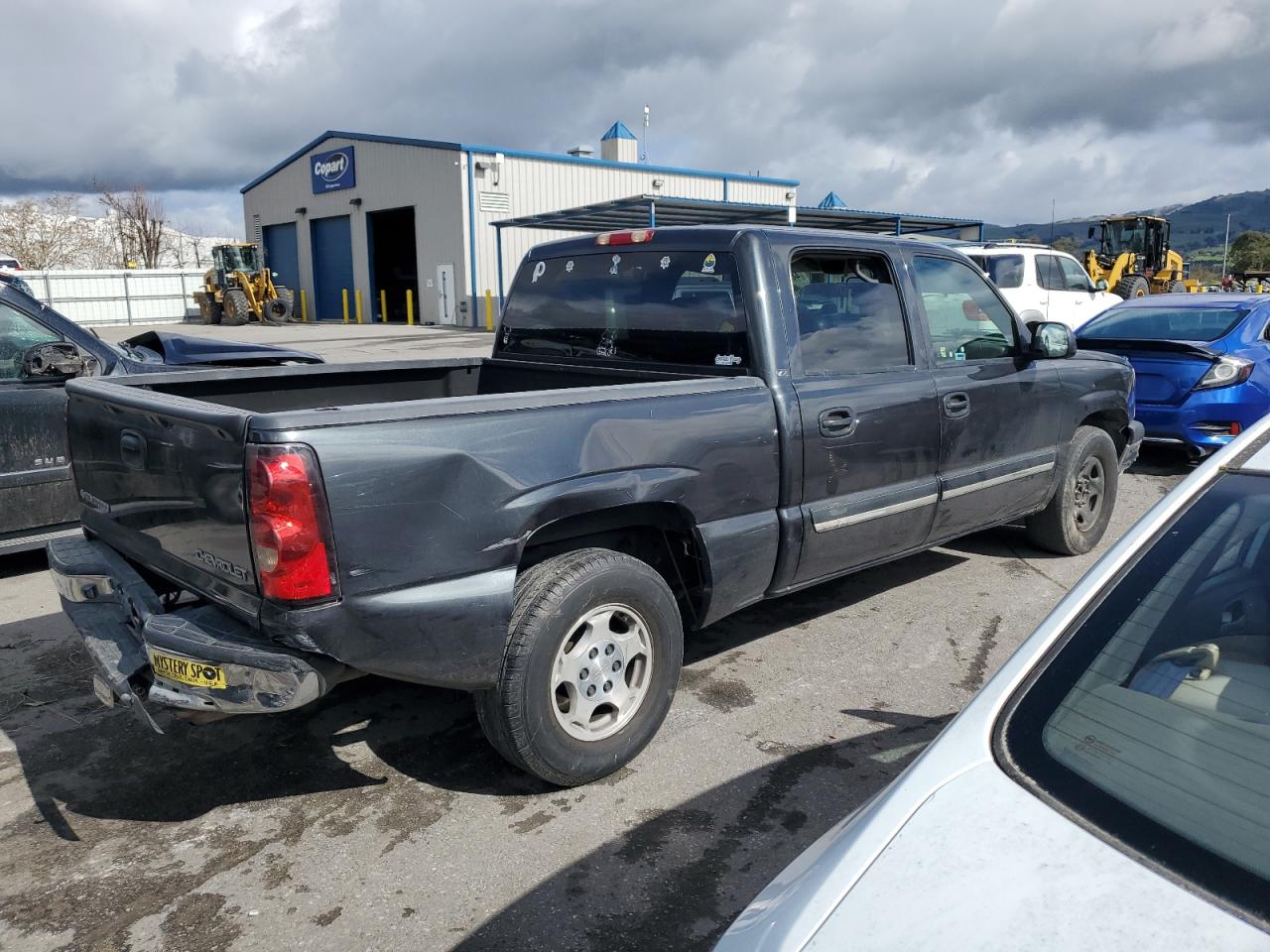 2004 Chevrolet Silverado - Image 3