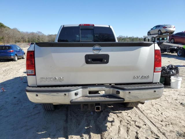  NISSAN TITAN 2014 Srebrny